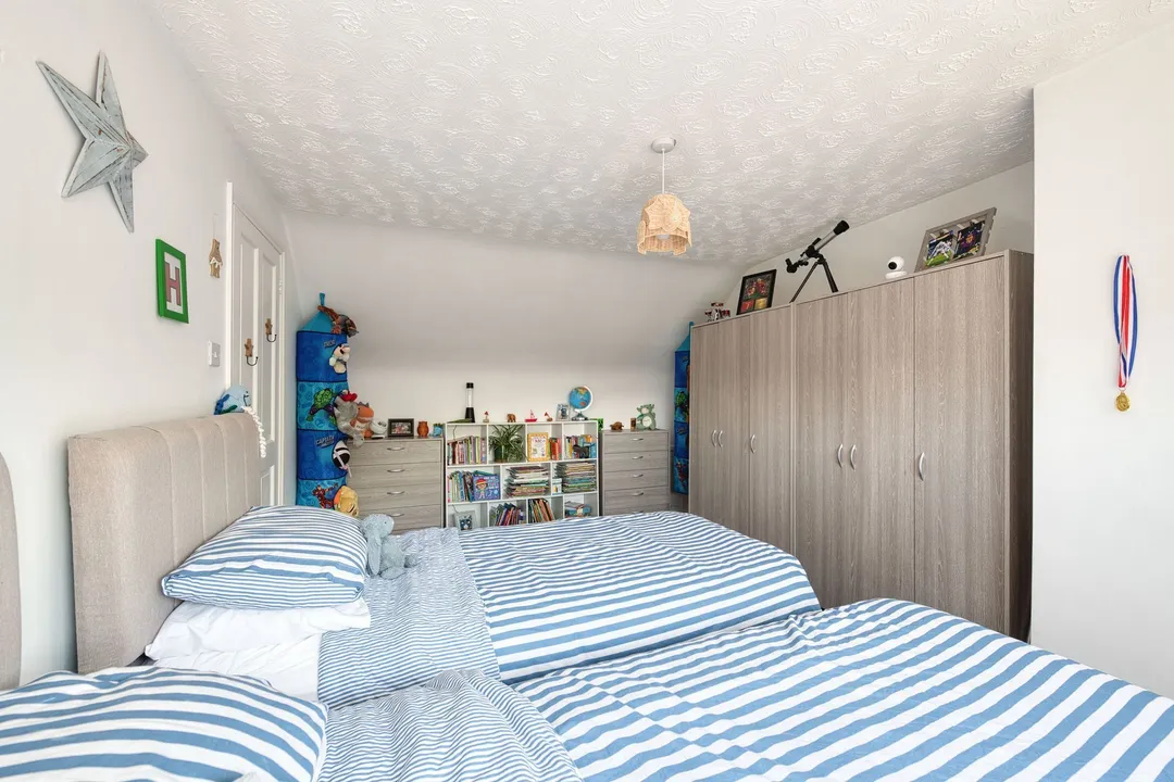 https://mr0.homeflow-assets.co.uk/files/photo/image/47827/8028/_x_/DSC_3563_HDR2-35.jpg