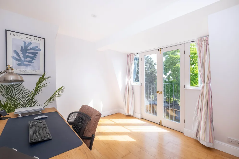 Langham Road, Teddington, TW11 photo 9