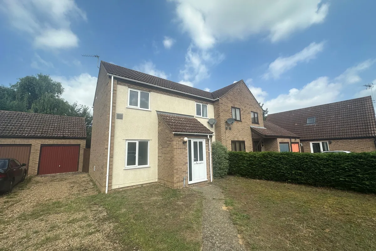 Hawthorn Walk, Beck Row, BURY ST. EDMUNDS