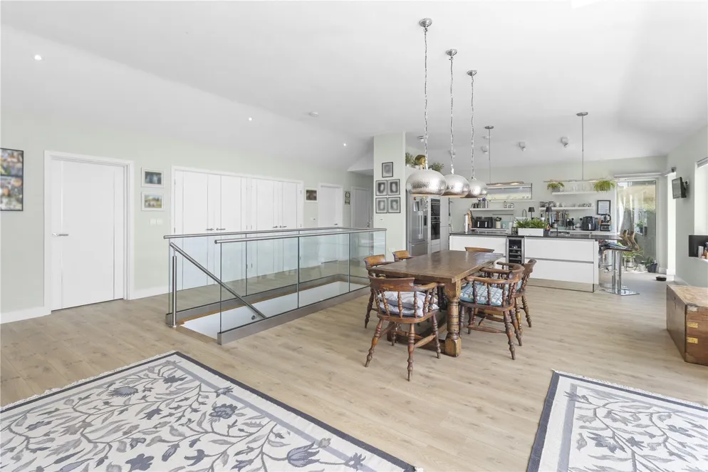 Property carousel item 20