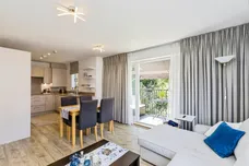 Renfields, HAYWARDS HEATH
