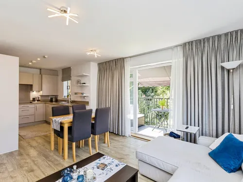 Renfields, HAYWARDS HEATHphoto