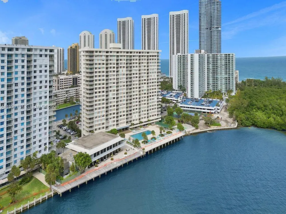 300 Bayview Dr, Sunny Isles Beach, FL 33160