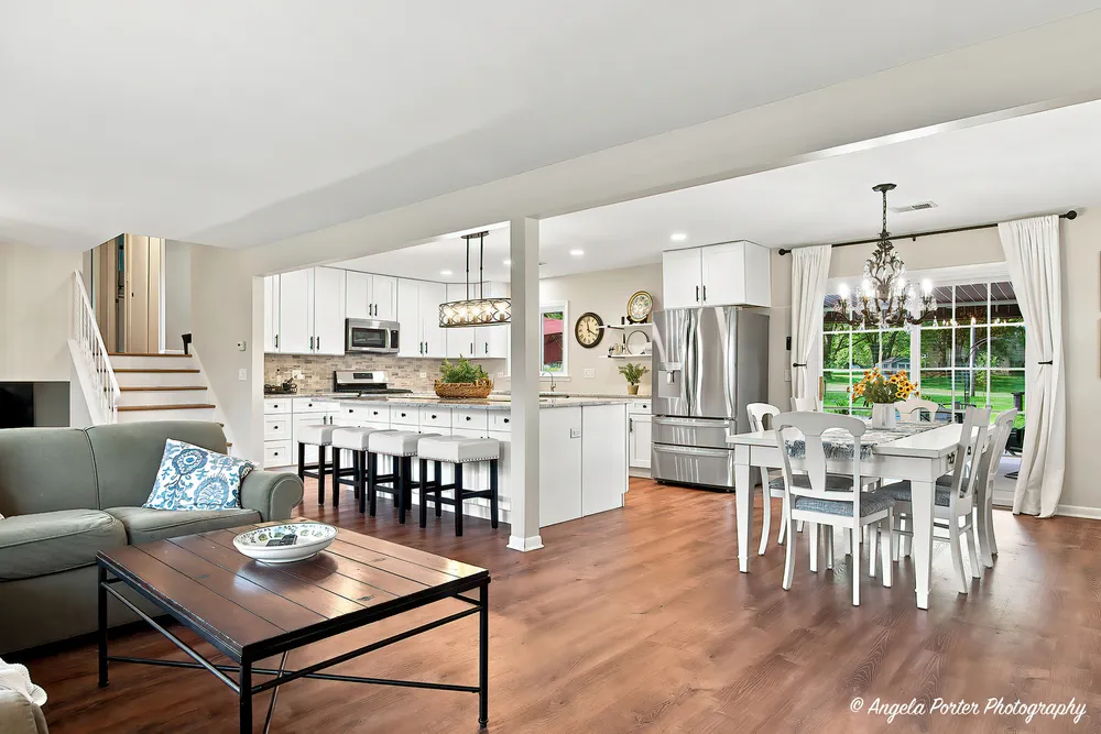 152 Foxwood Ln, Barrington, IL 60010