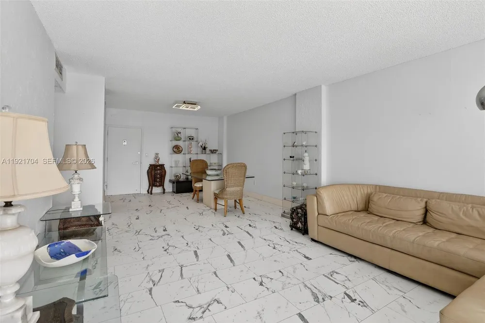 300 Bayview Dr, Sunny Isles Beach, FL 33160