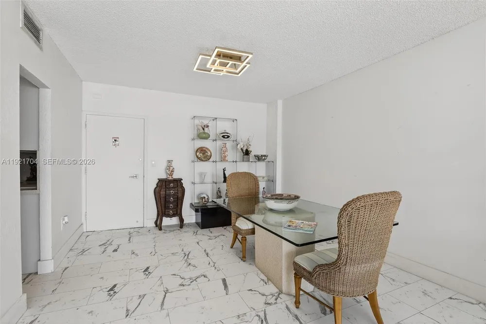 300 Bayview Dr, Sunny Isles Beach, FL 33160
