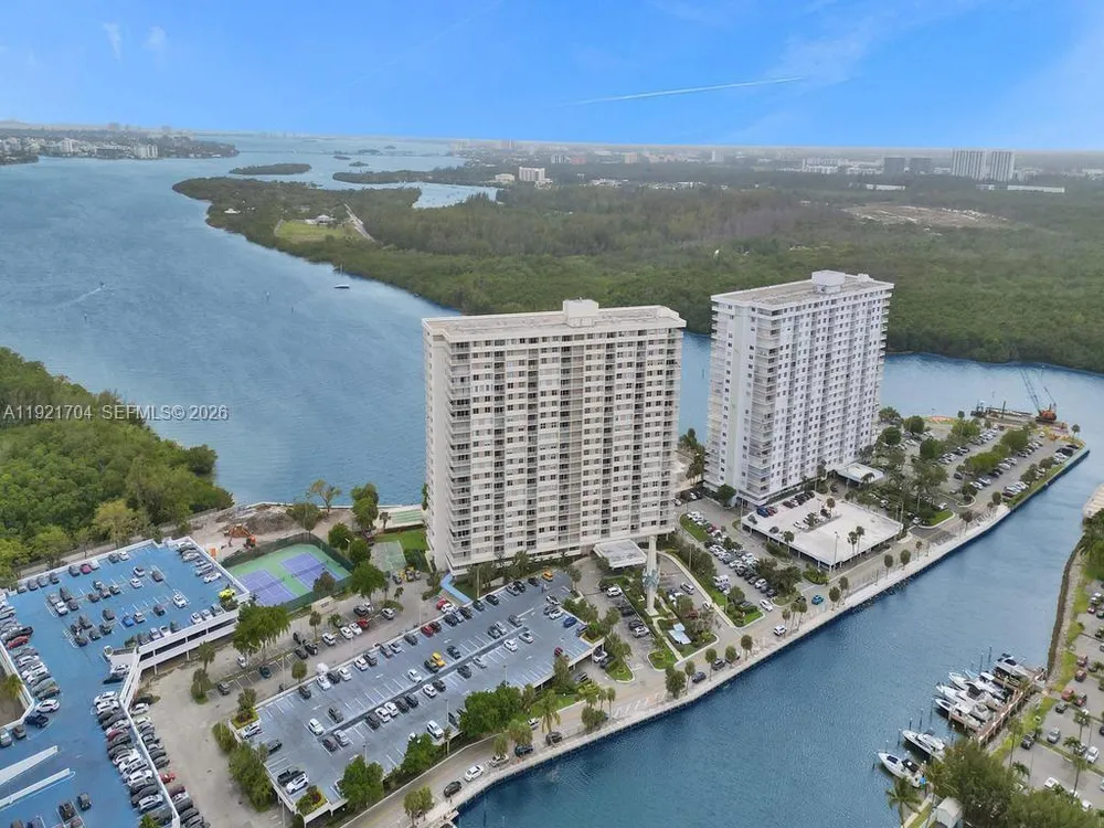 300 Bayview Dr, Sunny Isles Beach, FL 33160