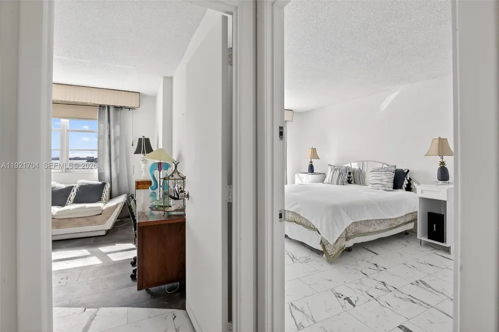 300 Bayview Dr, Sunny Isles Beach, FL 33160