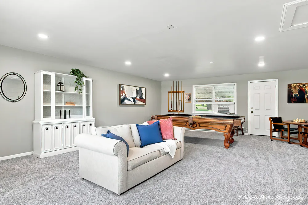 152 Foxwood Ln, Barrington, IL 60010
