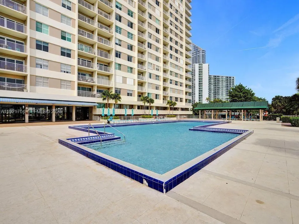 300 Bayview Dr, Sunny Isles Beach, FL 33160