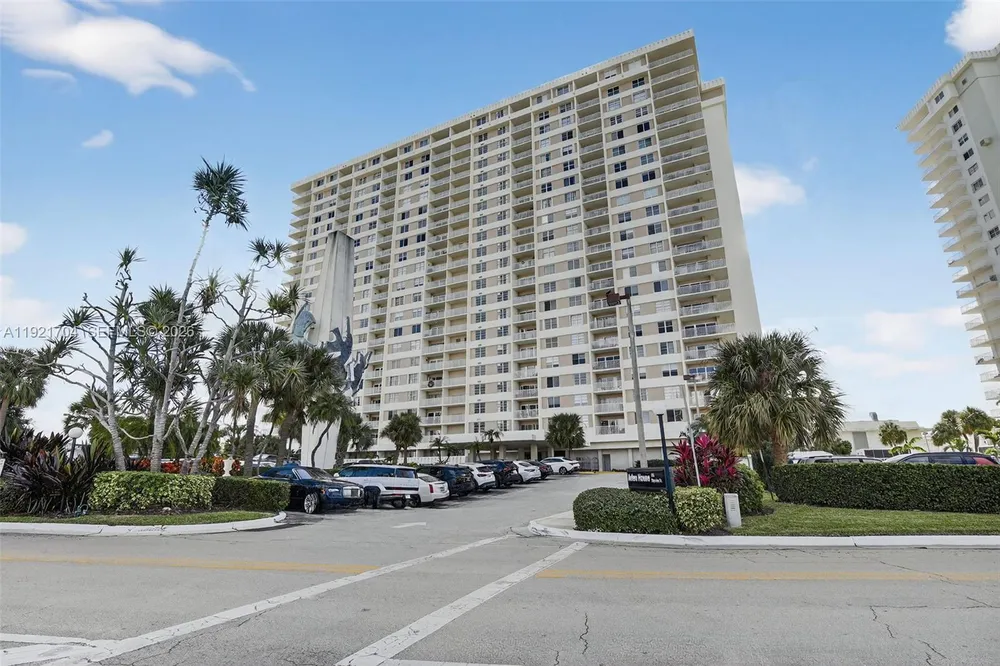 300 Bayview Dr, Sunny Isles Beach, FL 33160
