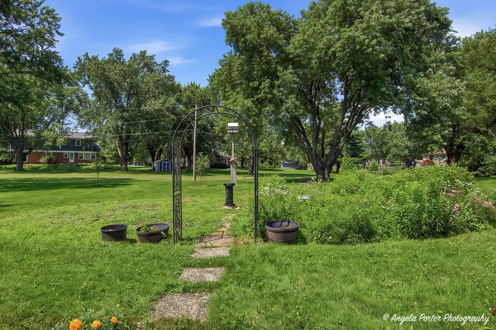 152 Foxwood Ln, Barrington, IL 60010