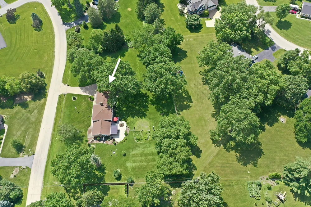 152 Foxwood Ln, Barrington, IL 60010