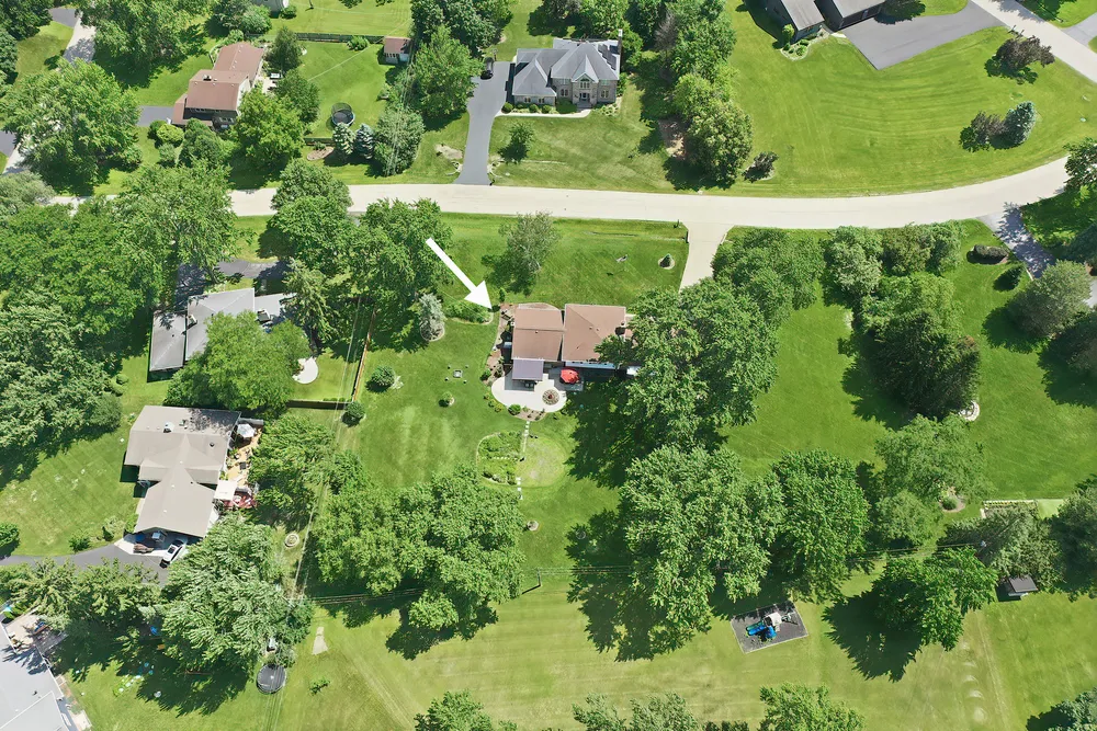 152 Foxwood Ln, Barrington, IL 60010
