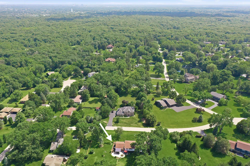 152 Foxwood Ln, Barrington, IL 60010