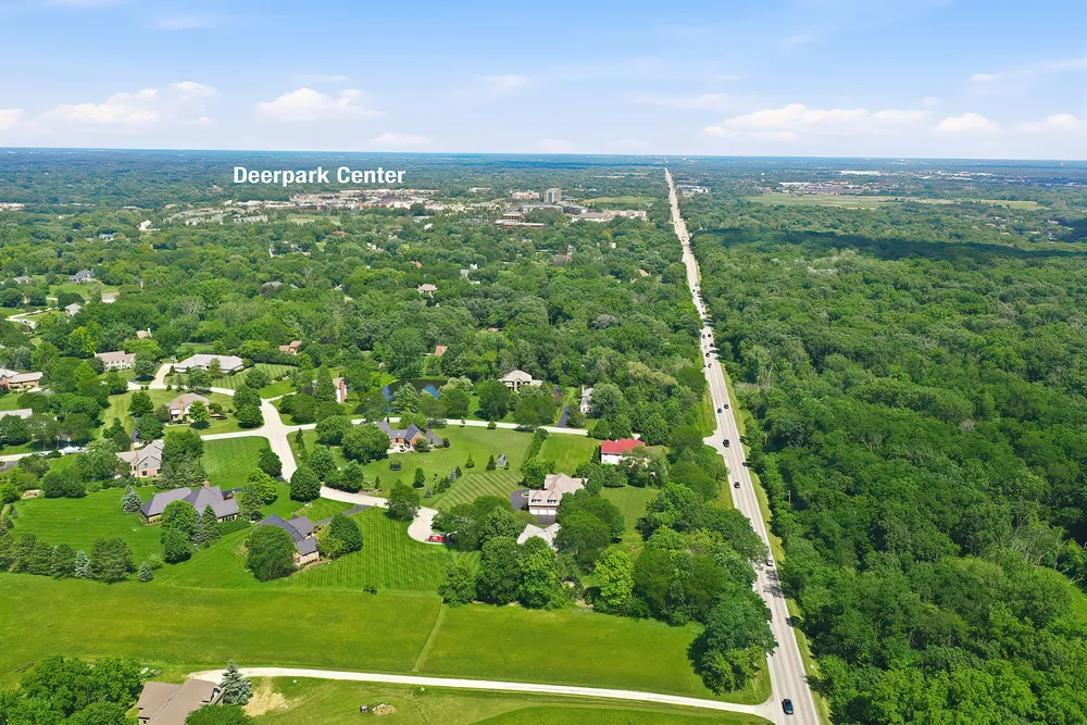 152 Foxwood Ln, Barrington, IL 60010