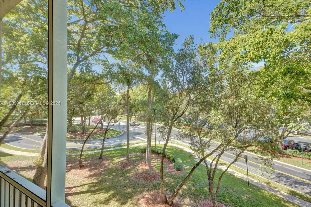 9511 Weldon Cir, Tamarac, FL 33321