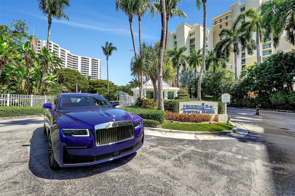 3340 NE 190th St, Aventura, FL 33180