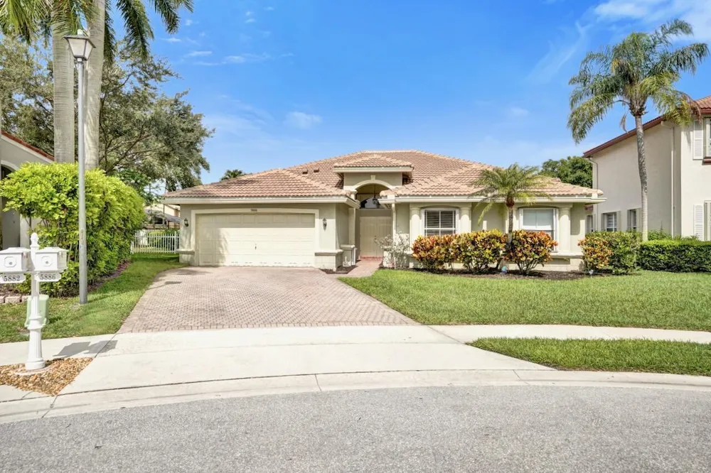 5886 Bay Hill Circle, Lake Worth Beach, FL 33463
