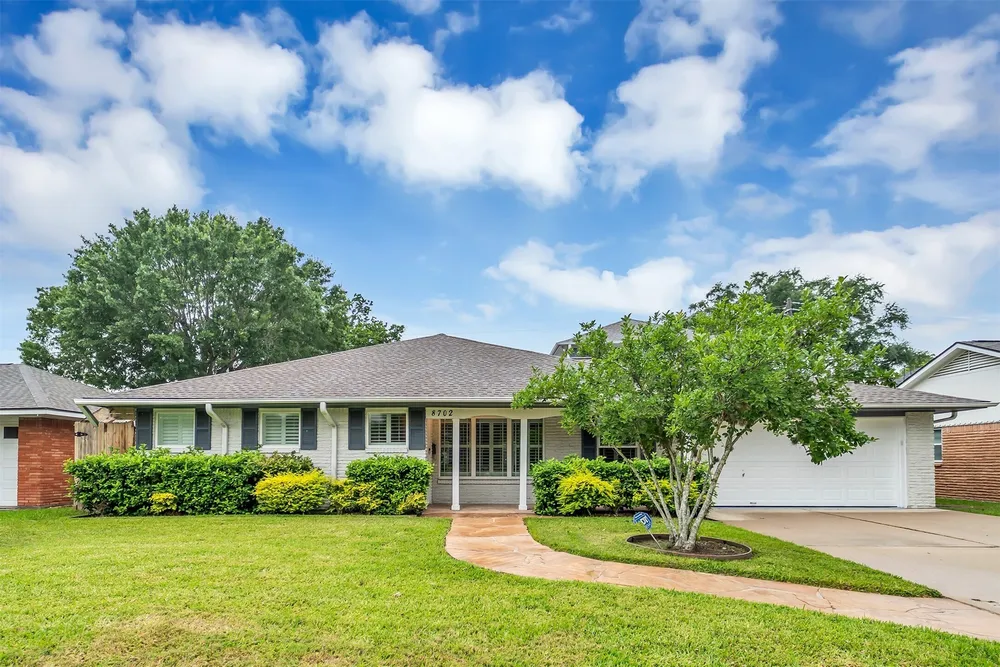 8702 Ilona Ln, Houston, TX 77025