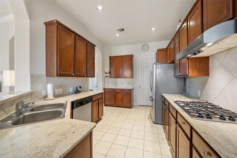 10610 Wallingford Pl, Houston, TX 77042