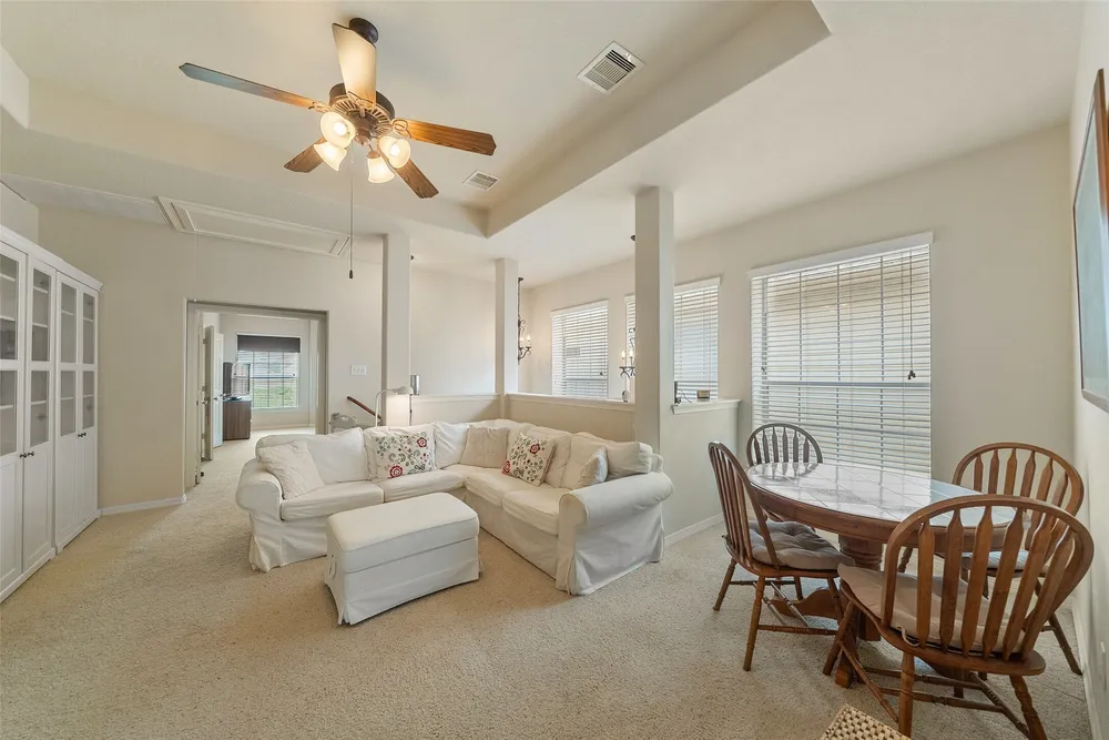 10610 Wallingford Pl, Houston, TX 77042