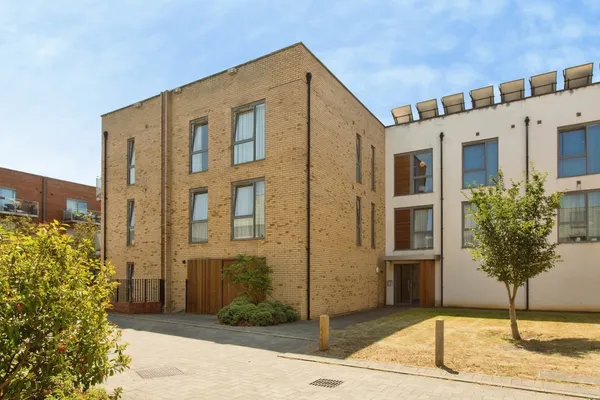 Spring Drive, Trumpington, Cambridge,...