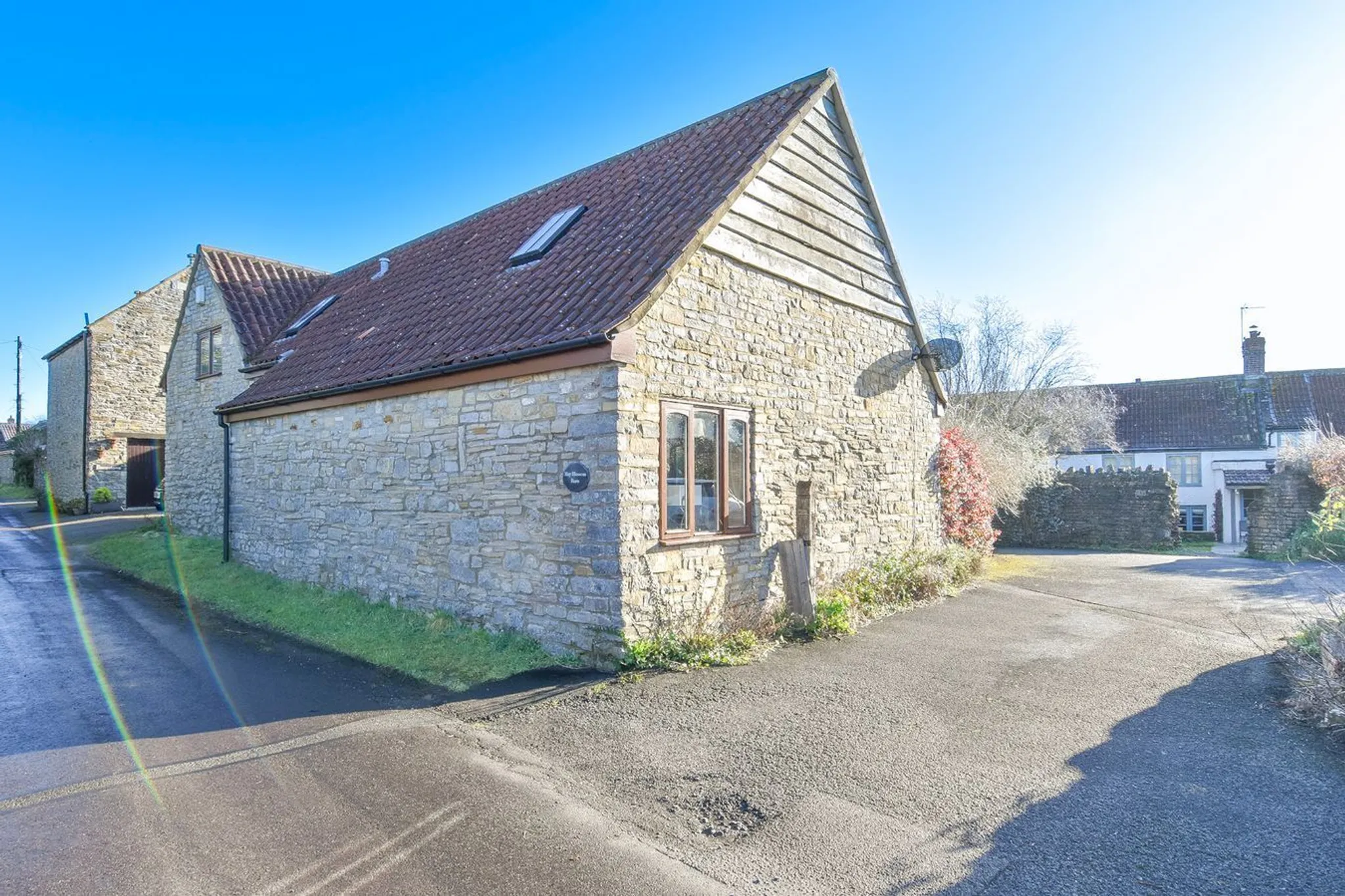https://mr0.homeflow-assets.co.uk/files/photo/image/47837/3364/_x_/53991427.jpg