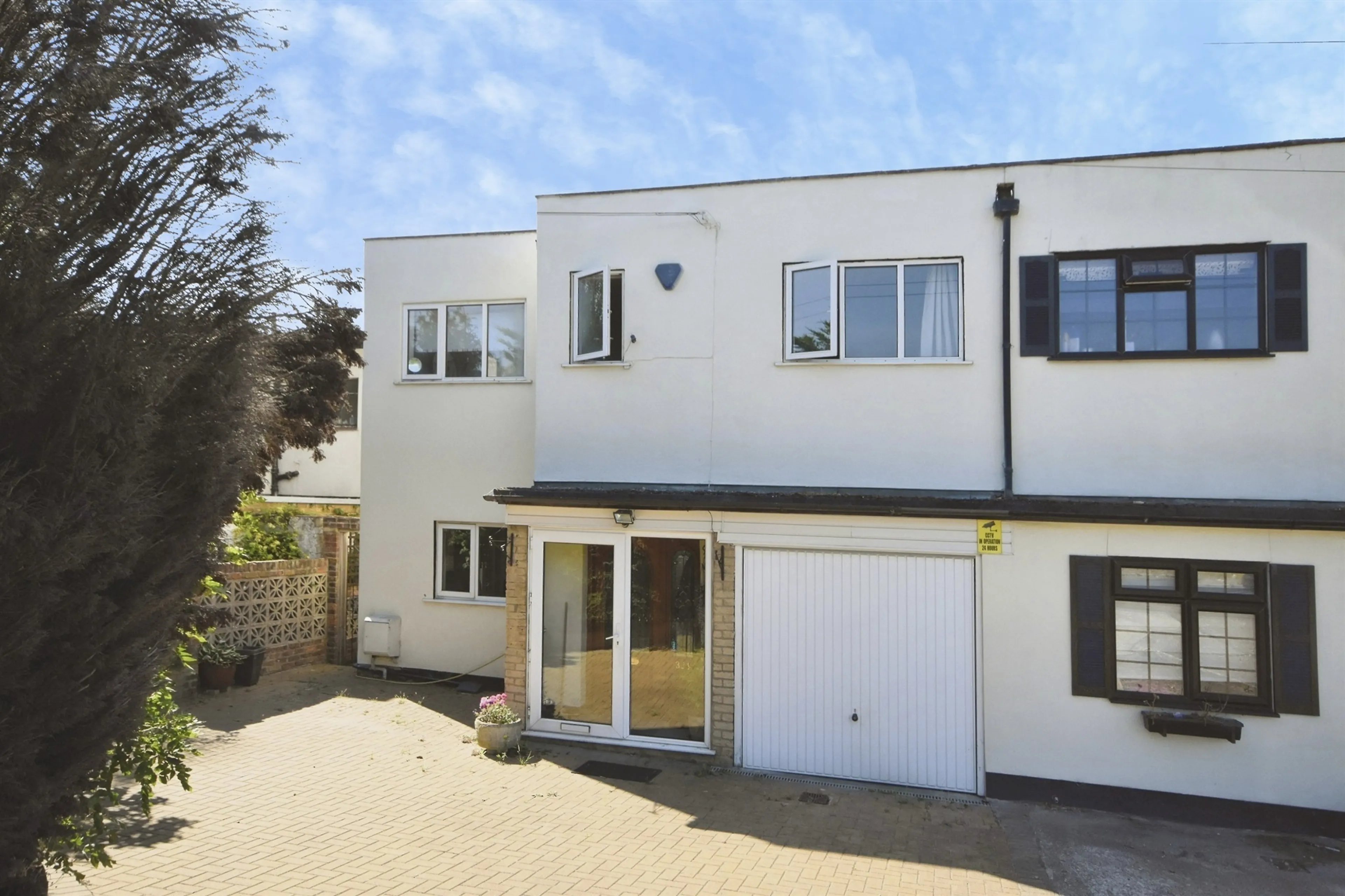 Property at Eastern Avenue East, Romford