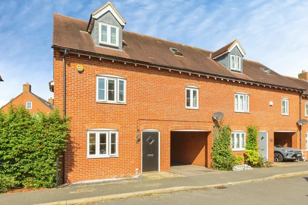 Petronel Road, Aylesbury, Buckinghams...