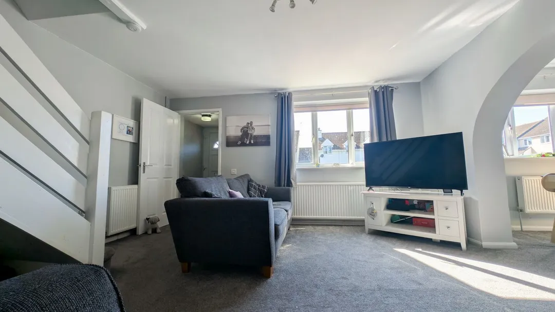 https://mr0.homeflow-assets.co.uk/files/photo/image/47837/8022/_x_/53301687.jpg
