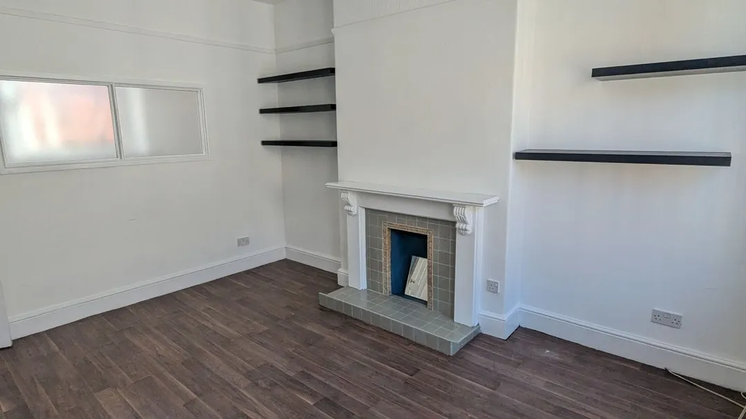 https://mr0.homeflow-assets.co.uk/files/photo/image/47837/9607/_x_/55266903.jpg