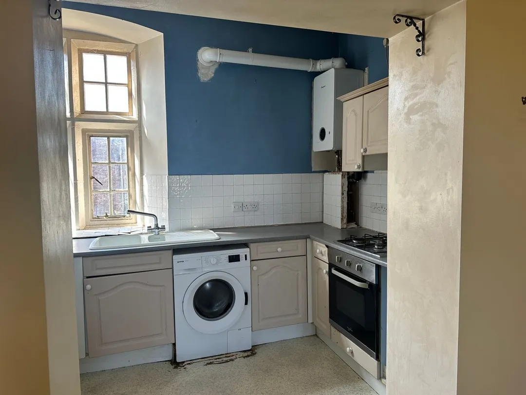 https://mr0.homeflow-assets.co.uk/files/photo/image/47837/9613/_x_/48492384.jpg