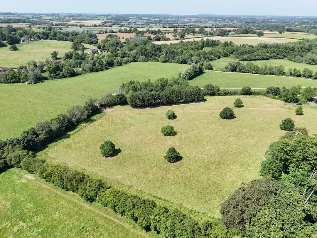 https://mr0.homeflow-assets.co.uk/files/photo/image/47838/2673/_x_/57476590.jpg