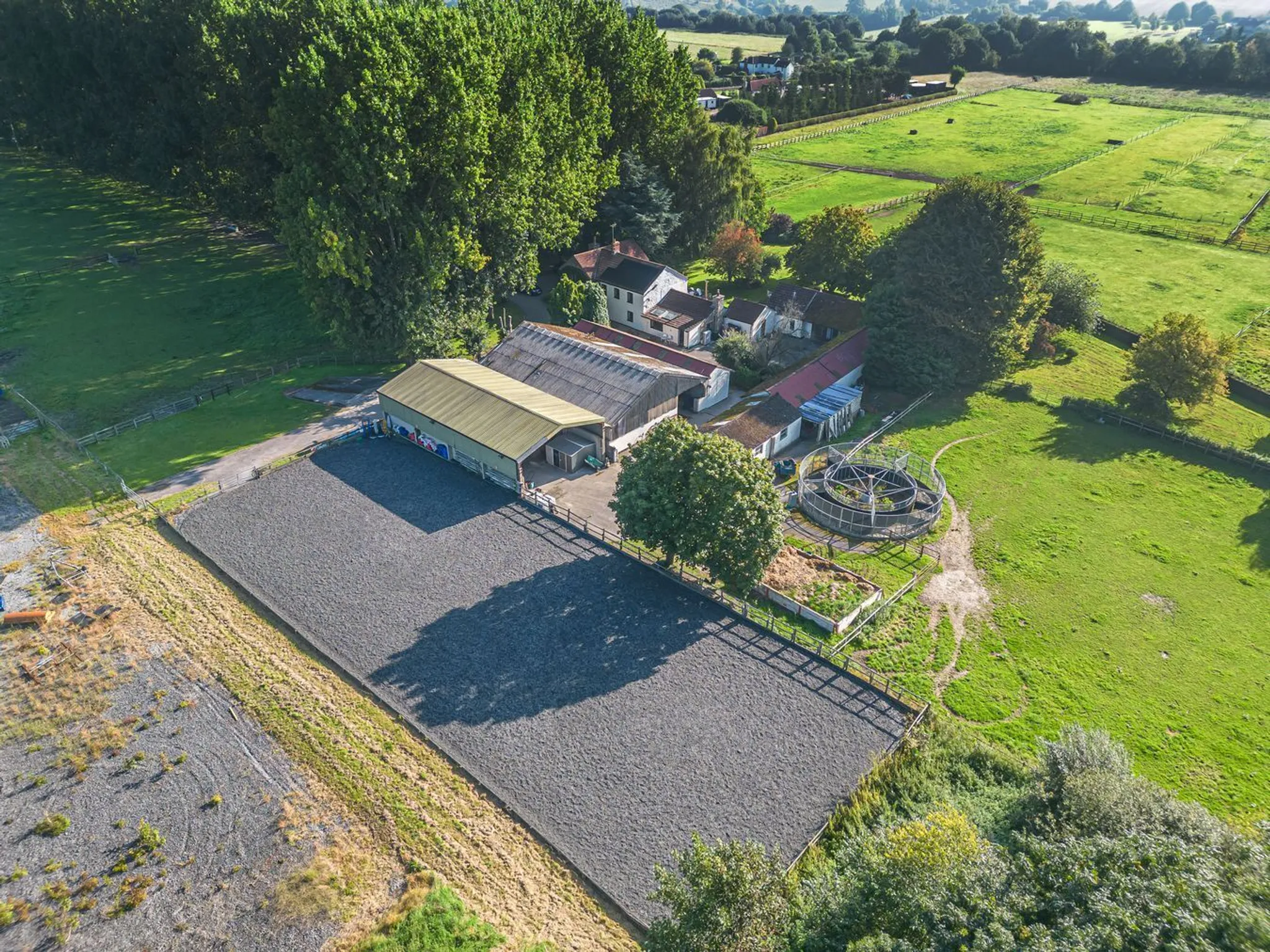 https://mr0.homeflow-assets.co.uk/files/photo/image/47838/8142/_x_/38132086.jpg