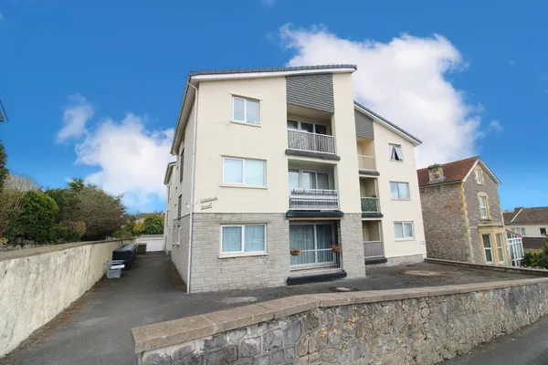 Woodside Court, Manor Road