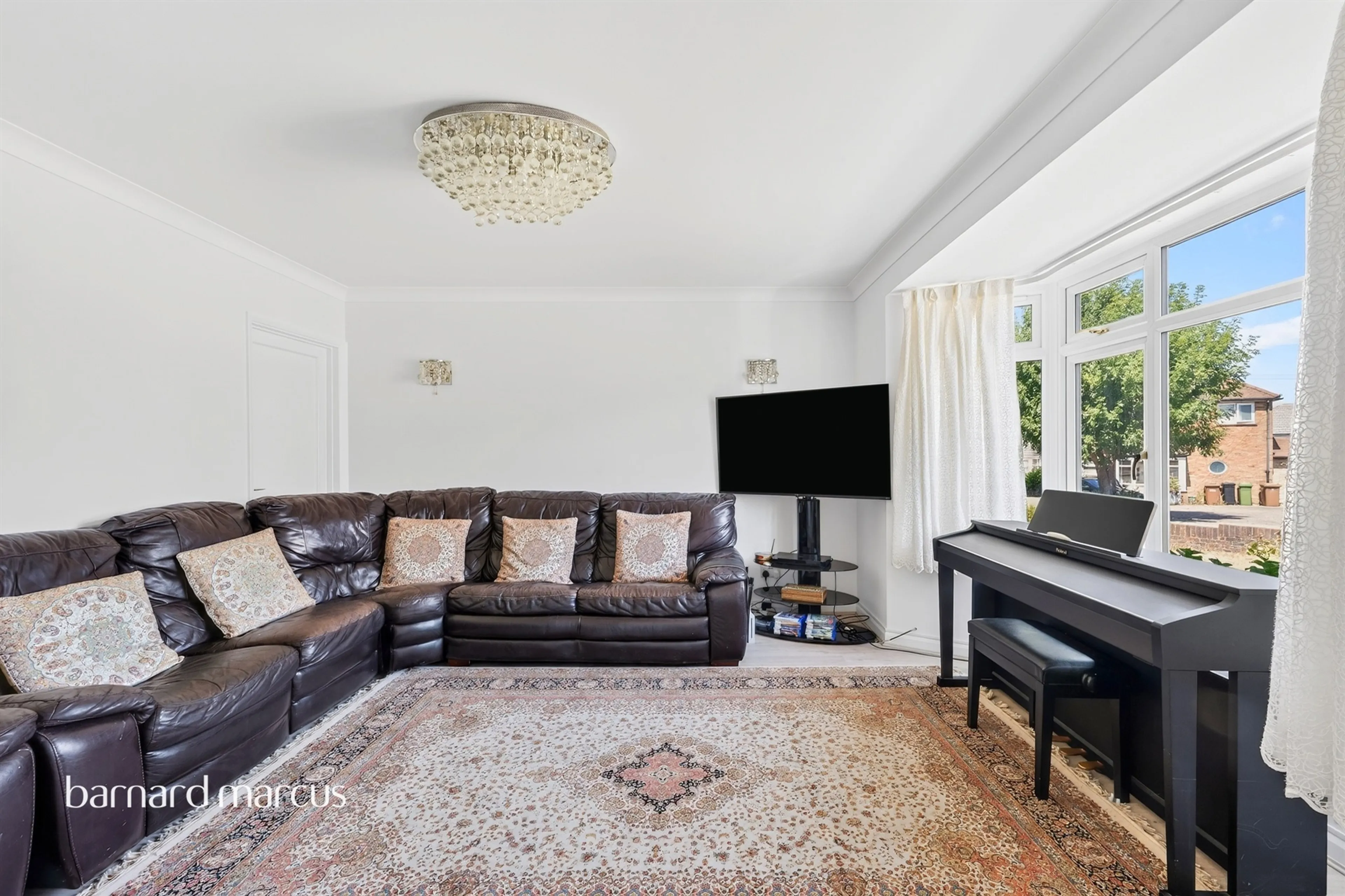Property at Ferriers Way, Epsom