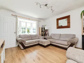 Primrose Drive, Hertford thumb 2