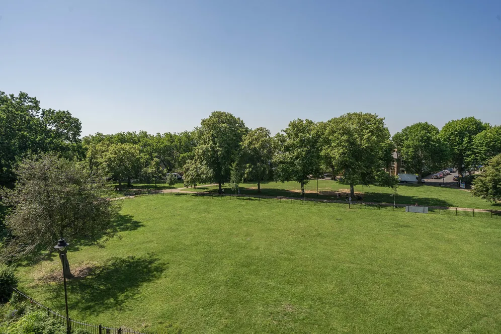 Fortune Green Road, London, NW6 photo 11