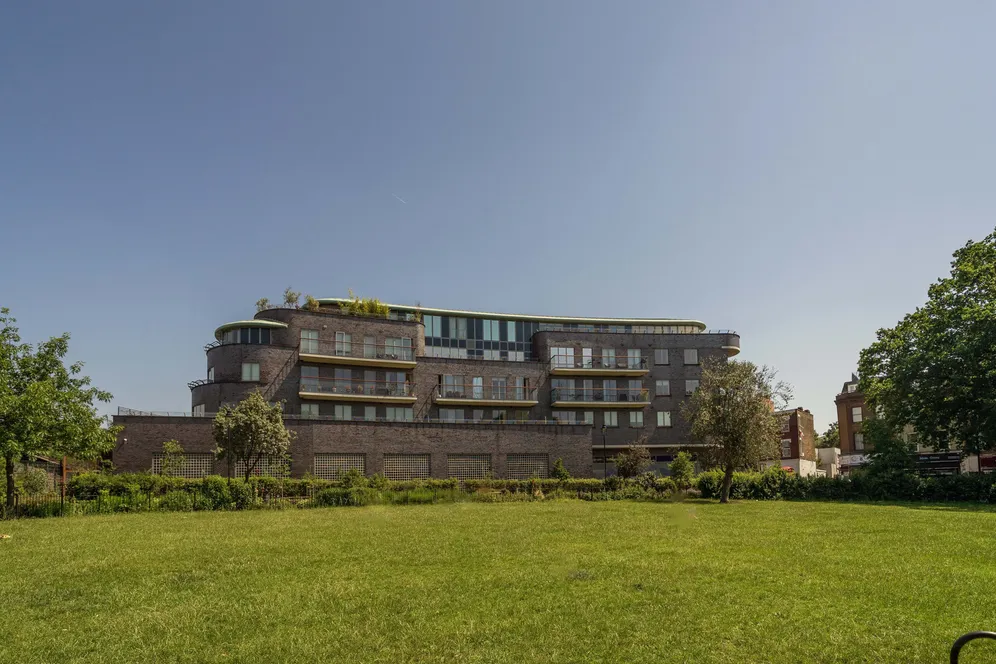 Fortune Green Road, London, NW6 photo 13