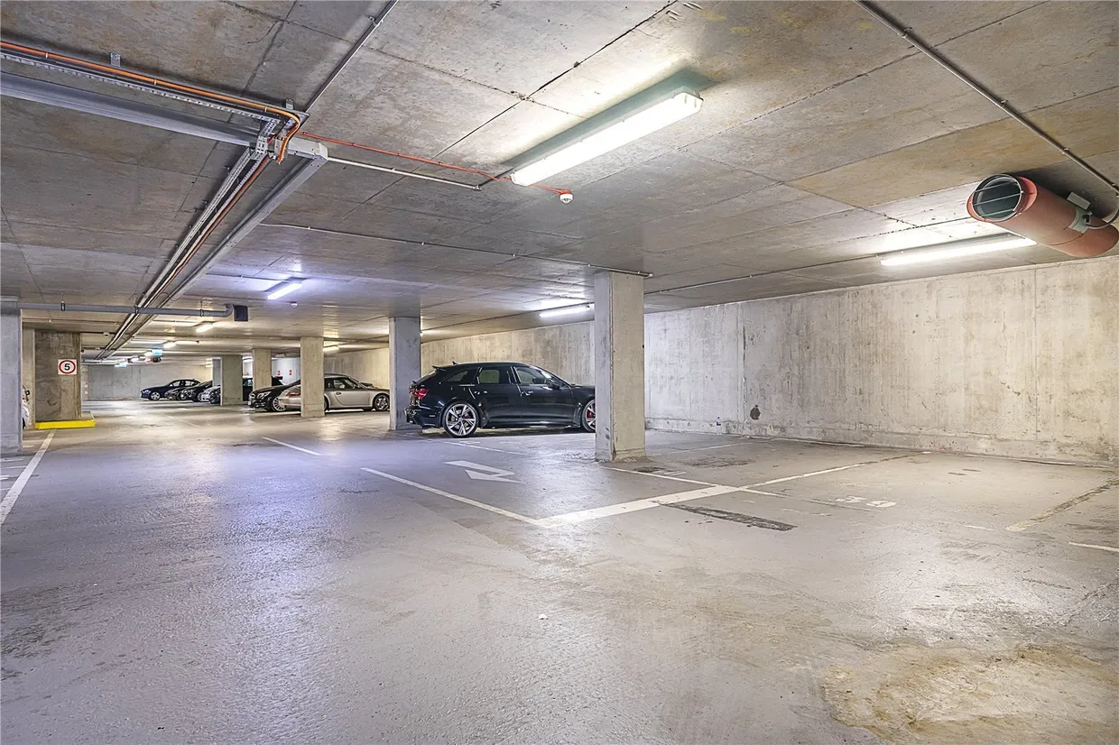 Fortune Green Road, London, NW6 photo 14