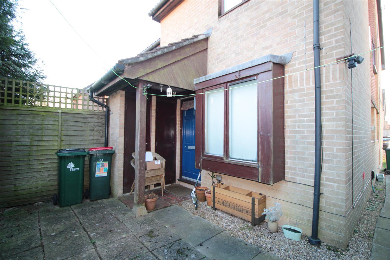 Guinevere Road, Ifield West Image 5