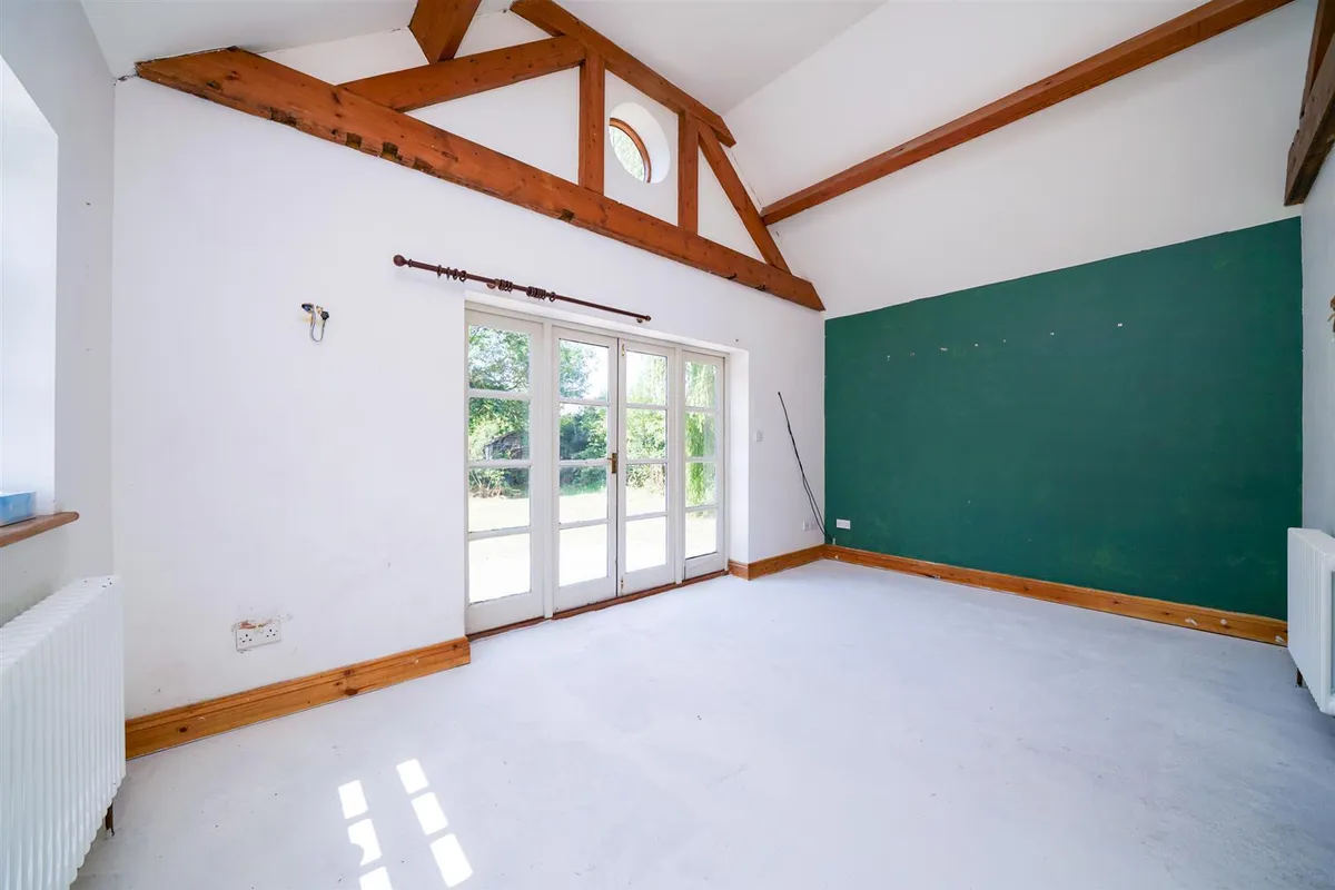 Moor End, Eaton Bray, Bedfordshire, LU6 2HN