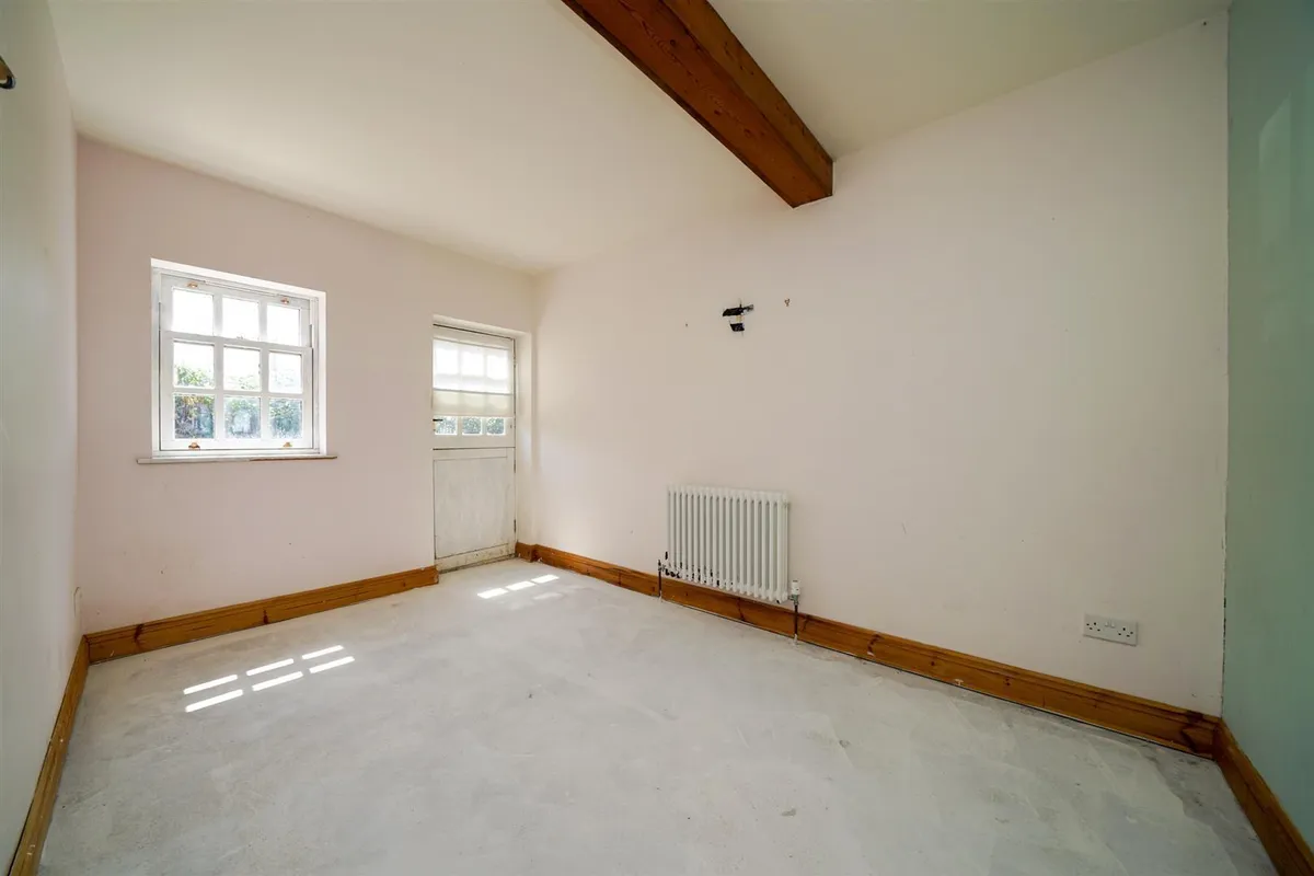 Moor End, Eaton Bray, Bedfordshire, LU6 2HN