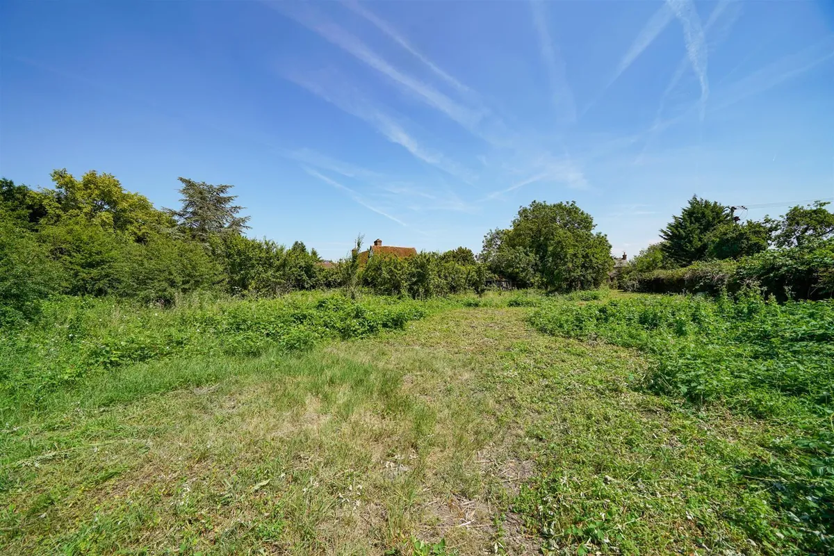 Moor End, Eaton Bray, Bedfordshire, LU6 2HN