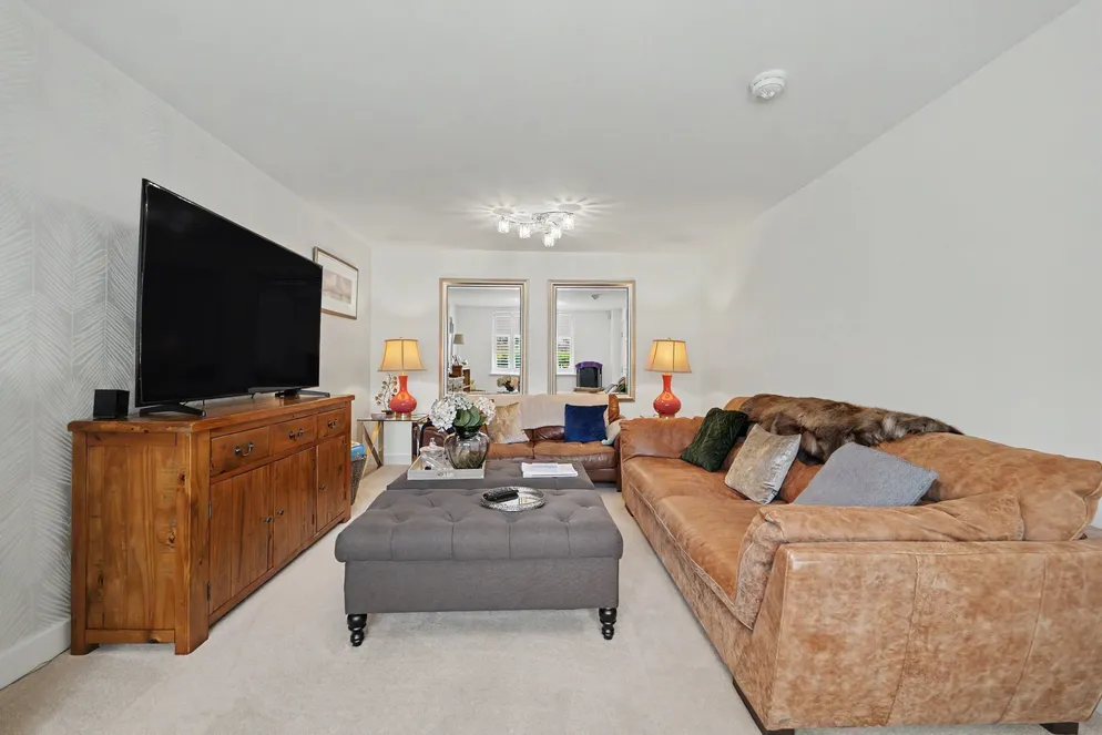 Property carousel item 11