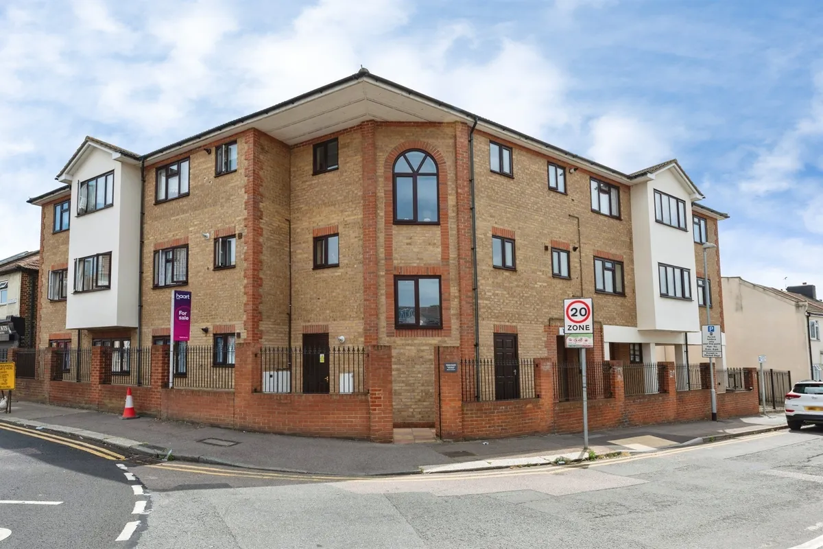 Gipsy Lane, Grays