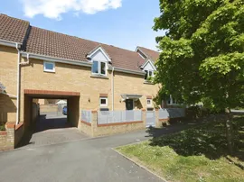 Deer Walk, Hedge End, Southampton photo