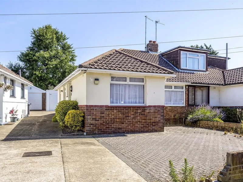 Property thumbnail 2 out of 3