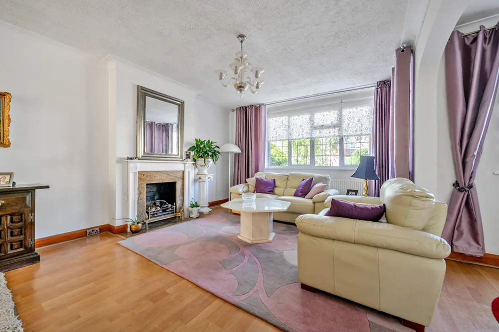 Great Bushey Drive, Totteridge, N20 photo 3